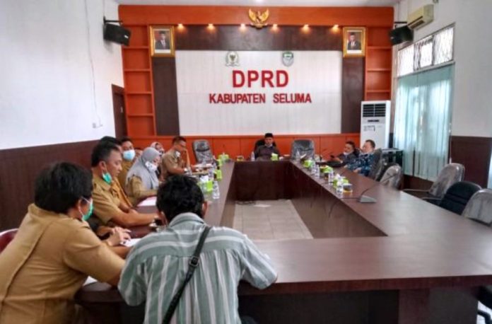 DPRD Seluma bersama SKPD Gelar Rapat Soal Izin Indomaret dan Alfamart
