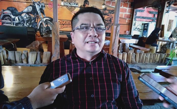 Caption foto: Kepala Dinas (Kadis) Kominfotik Provinsi Bengkulu, M. Redwan Arief saat hadiri sarasehat berantas berita hoaks, Sabtu (21/01/2023)