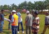 Caption foto: Pemerintah Provinsi Bengkulu dan Kabupaten Seluma saat memberikan titik nol dimulainya pembangunan stadion mini (Foto/dok)