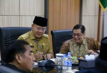 Caption foto: Gubernur Bengkulu Rohidin Mersyah pada Senin (18/9/2023) gelar Rapat Pertemuan Forum Komunikasi BPJS Kesehatan dalam rangka jamin kesehatan masyarakat terus meningkat (Foto/dok)