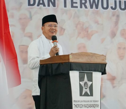 Caption foto: Gubernur Bengkulu, Rohidin Mersyah buka Rakernas Perkumpulan Pengajian Ilmu Tasawuf Thoriqoh Naqsyabandiyah Indonesia (Foto/dok)