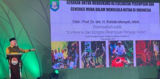 Caption foto: Gubernur Bengkulu, Rohidin Mersyah, Selasa (7/11/2023) saat menjadi narasumber Talkshow Konferensi dan Kongres Perempuan Penjaga Hutan di Surabaya (Foto/dok: MC Prov Bengkulu)