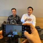 Caption foto: Kuasa hukum Plt Bupati Kabupaten Lebong, Provinsi Bengkulu, Aan Julianda, SH., MH, Kamis (17/10/2024) saat konferensi pers polemik dualisme Sekda (Foto/dok: Soprian Ardianto)