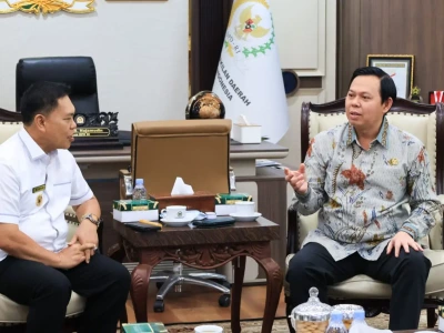 Caption foto: Bupati Lebong Azhari lawatan dengan Ketua DPD RI Sultan B. Najamudin pada Selasa 14 April 2026 (Foto/dok: Info Negeri)