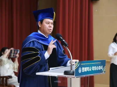 Caption foto: Ketua DPD RI Sultan B Najamudin saat kata sambutan di momentum dianugrahi Doktor Honoris Causa oleh Korea Maritime & Ocean University atau KMOU pada Rabu 1 April 2026 (Foto/dok: Info Negeri)