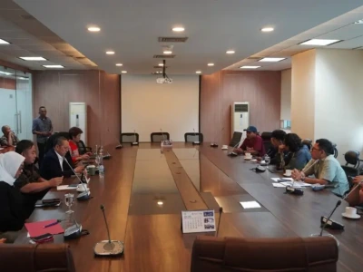 Caption foto: Petani Pino Raya saat RDP bersama DPR RI pada Rabu, 15 April 2026 (Foto/dok: Walhi Nasional)