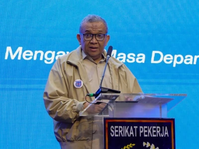 Wakil Menteri Ketenagakerjaan Afriansyah Noor saat kata sambutan membuka Rapat Kerja Nasional Serikat Pekerja Sucofindo pada Rabu, 22 April 2026 (Foto/dok: Info Negeri)