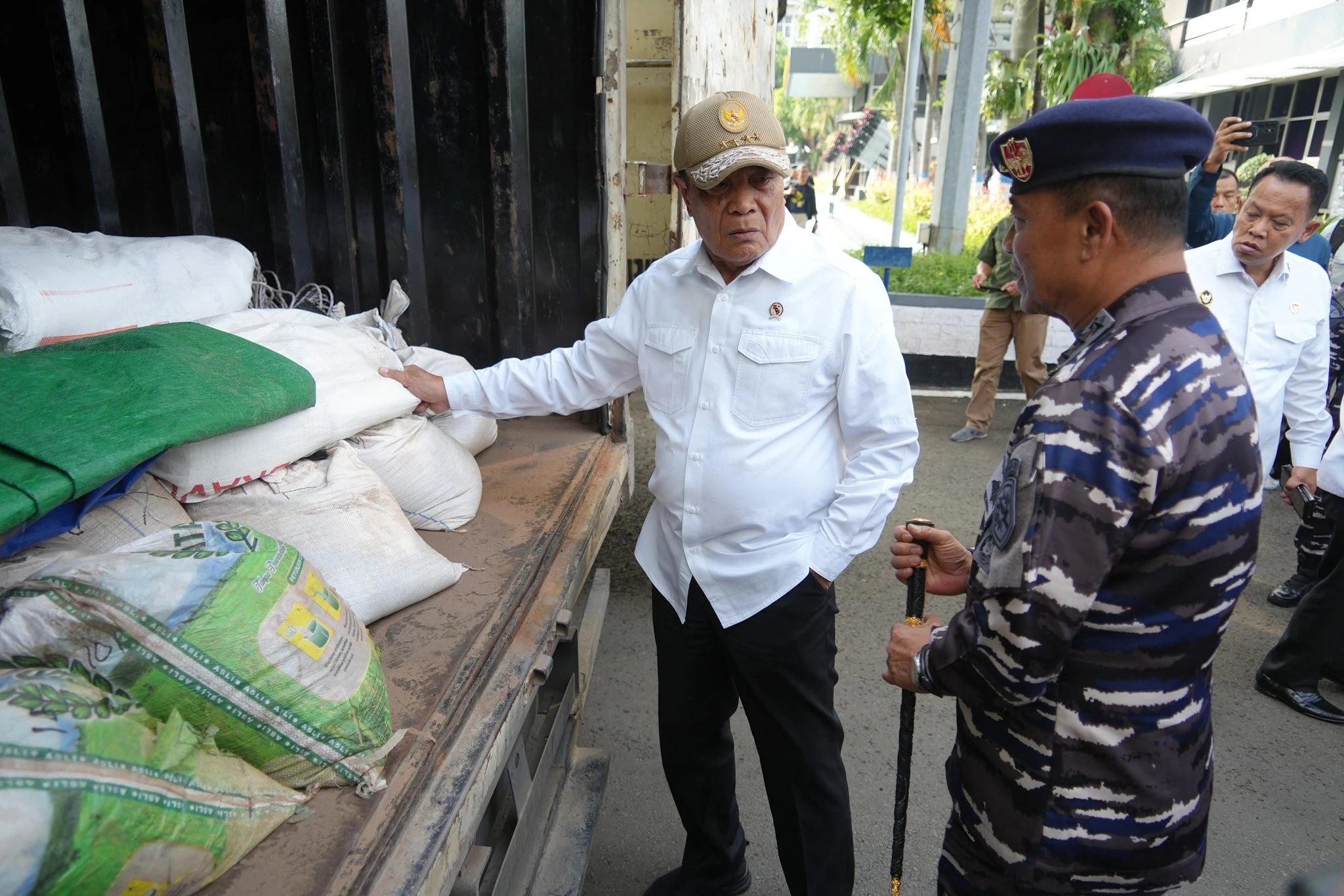 Caption foto: Menteri Kooordinator Bidang Politik dan Keamanan, Jenderal TNI (Purn.) Djamari Chaniago saat konferensi pers yang digelar di Markas Koarmada RI, pada Selasa, 12 Mei 2026 (Foto/dok: Kemenko Polkam RI)