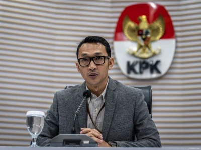 Uang Rp4 Miliar, 5 Koper Diamankan KPK, Rumah Kadis PUPR hingga Kontraktor Alkes dan Pengolahan Limbah Digeledah