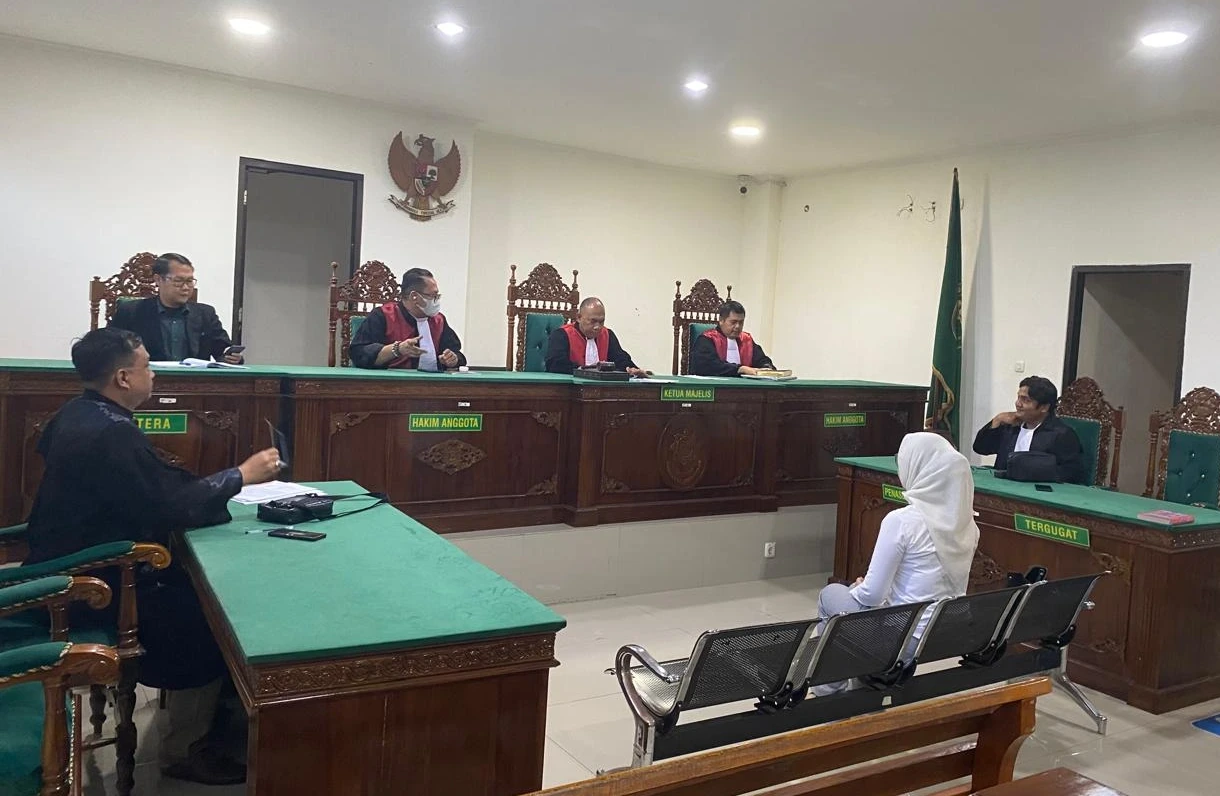 Sempat Akui Uang Perusahaan Dipakai Liburan dan Perawatan, Latifa Kini Dituntut 4,5 Tahun Penjara