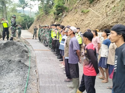 Apel Pagi Satgas TMMD Jadi Penguat Semangat Pengabdian di Desa Gumelem Kulon