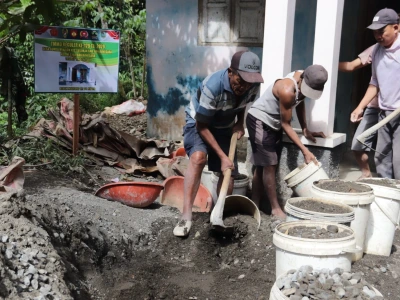 Usia 83 Tahun, Tarmudi Tetap Mengayun Cangkul Demi Sukseskan TMMD di Banjarnegara