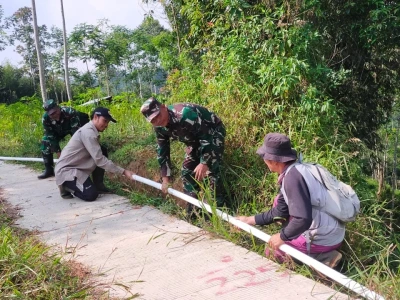 Gotong Royong Satgas TMMD dan Warga Percepat Pipanisasi di Kalibening
